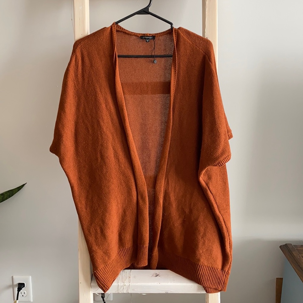 Oversized, wide short sleeve cardi